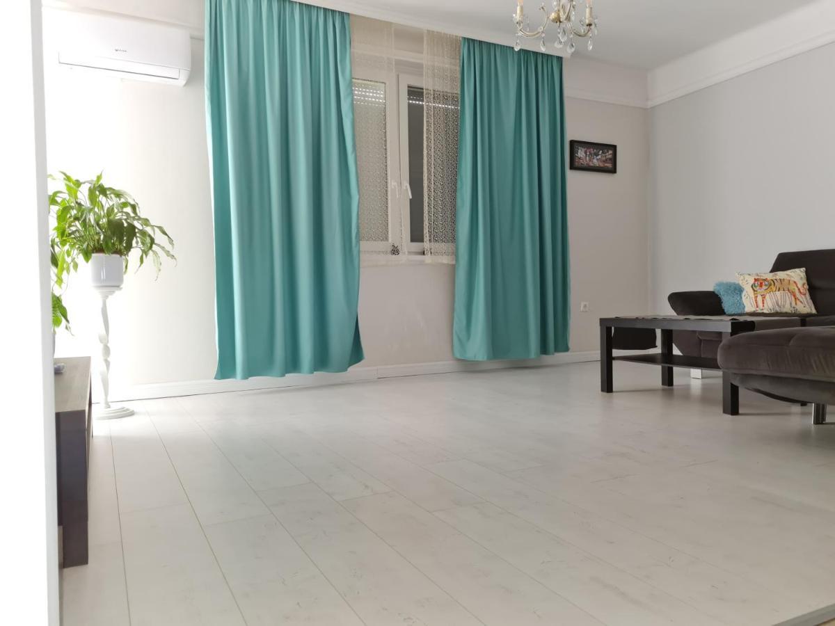 Come.In Kiskunfelegyhaza Ngoại thất bức ảnh